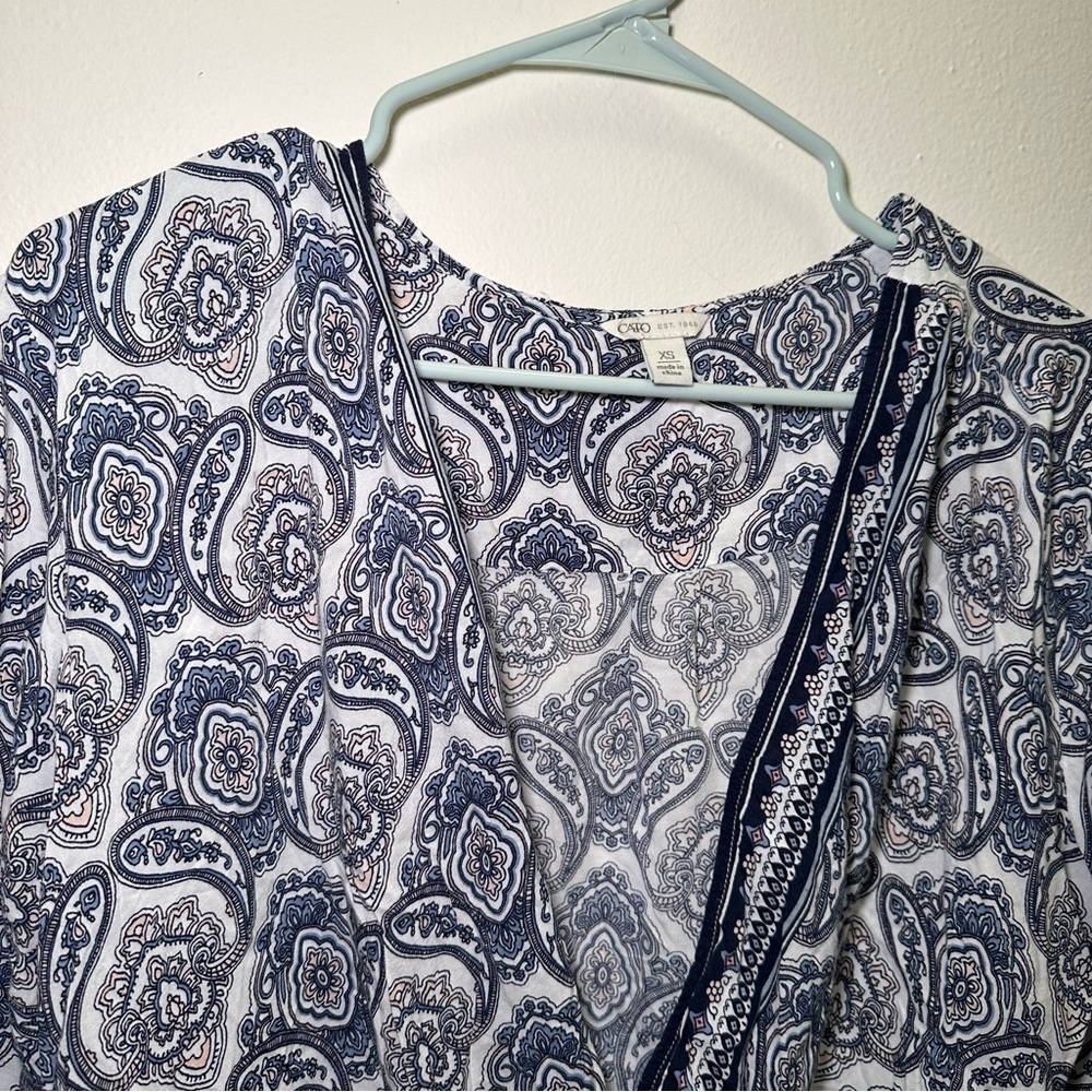 Cato Women's Long Sleeve Blue Paisley Print Mock Wrap Top Size XSmall - Picture 2 of 9